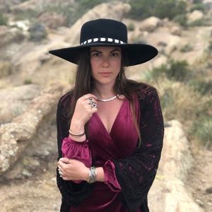 Meet your Posher, Hillary